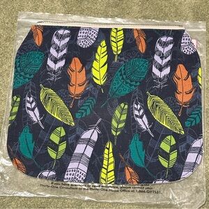 Studio Thirty-One Crossbody Flap Falling Feathers